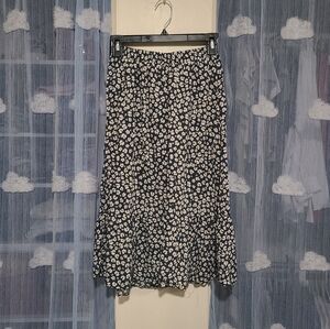 🔆 Anne Carson Black and White Floral Midi Skirt